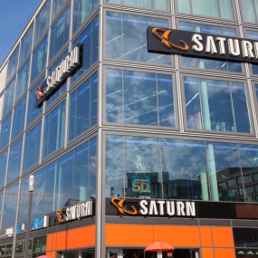 Eine Filiale von Saturn in Berlin. Saturn ist eine Elektronikkette und gehört zu Ceconomy.